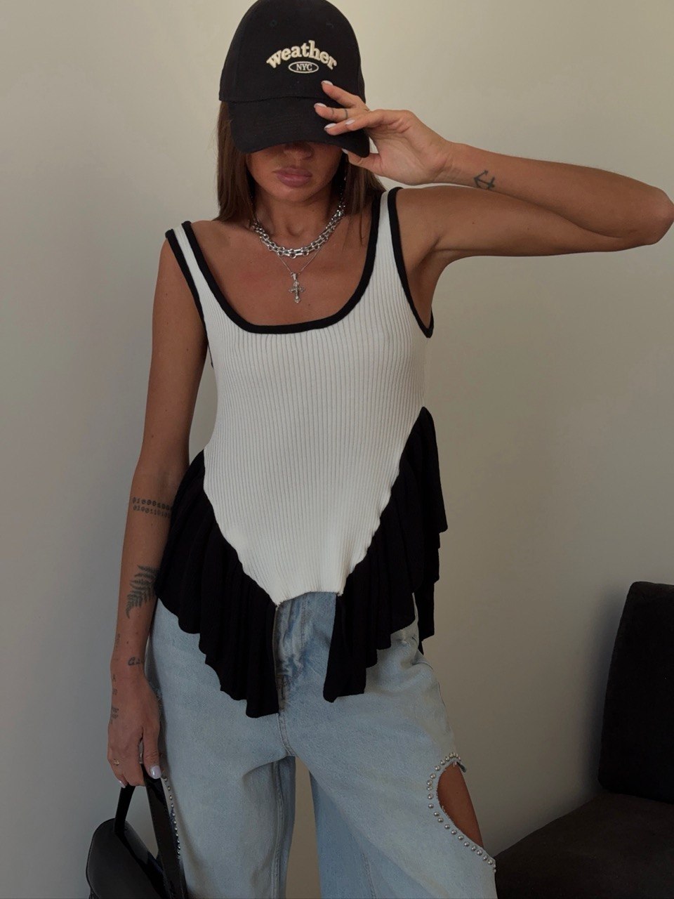 Топ с воланом