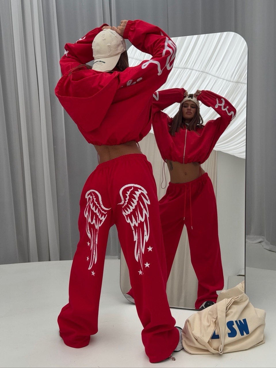 Штаны с крыльями