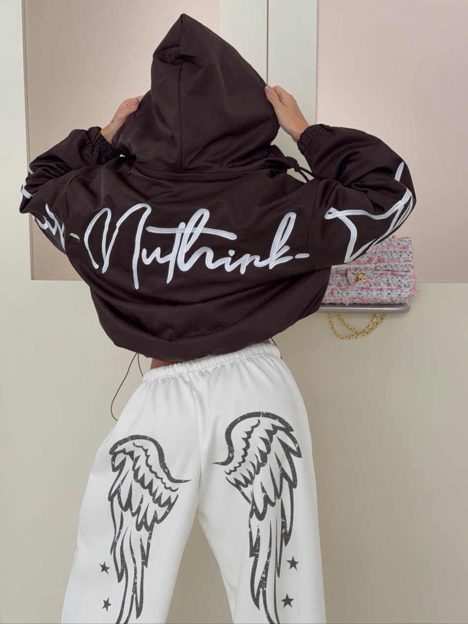 Ветровка с надписью