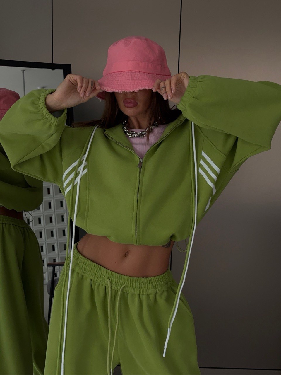 Толстовка с лампасами