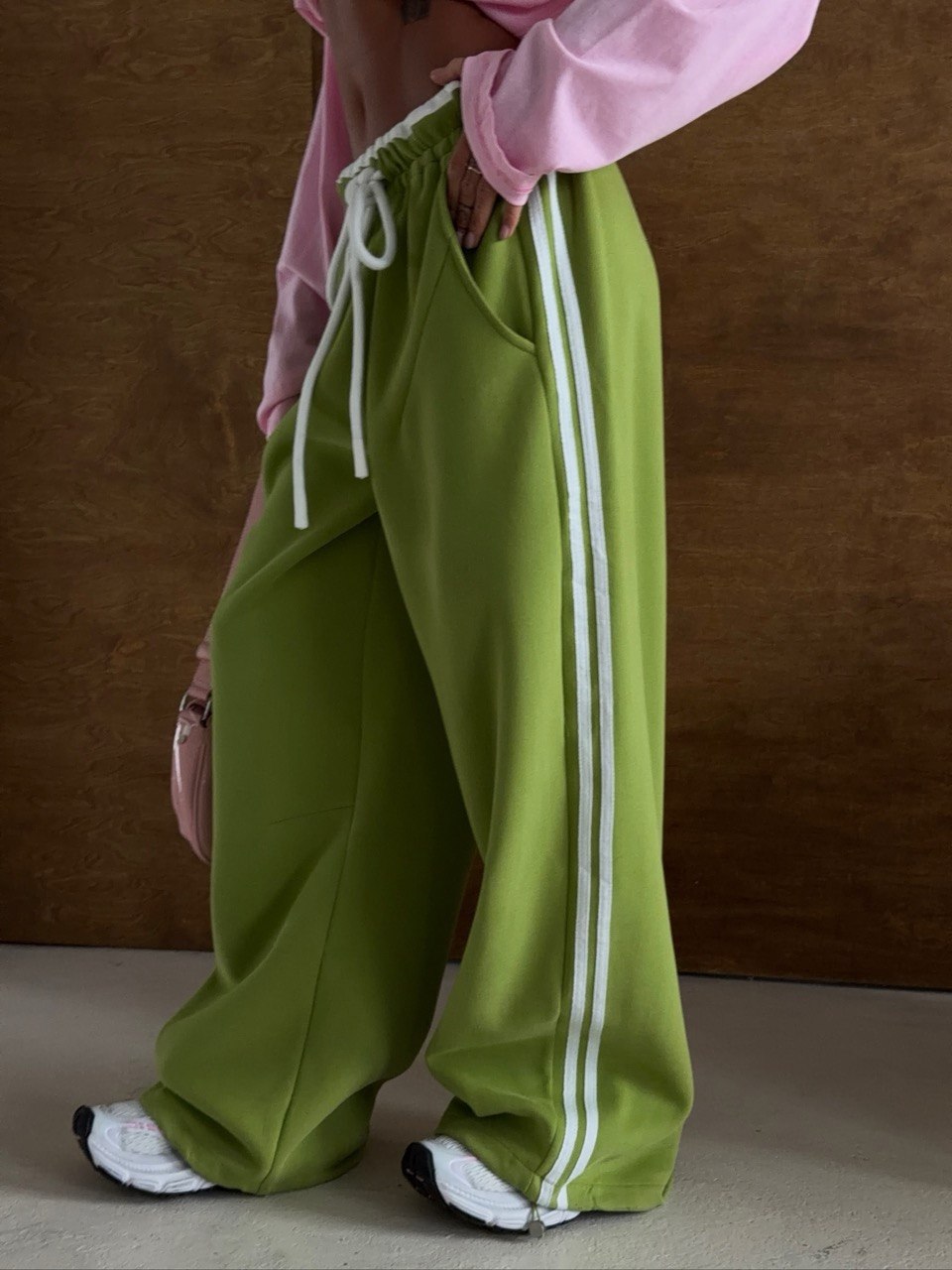 Штаны спортивные с лампасами