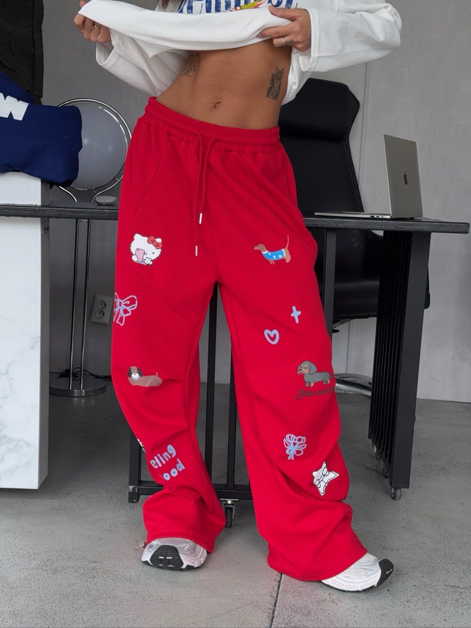 Штаны с нашивками