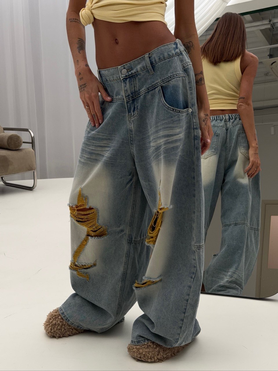 Джинсы с цветом