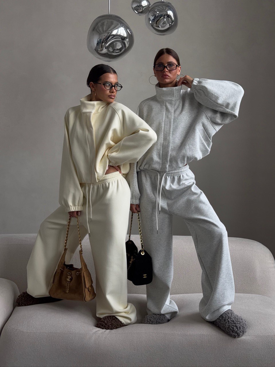 Толстовка с воротником-стойка