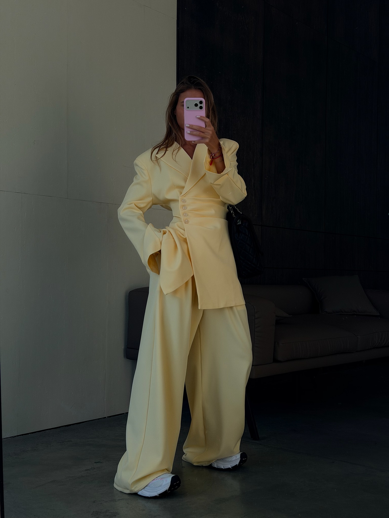 Брюки с защипами