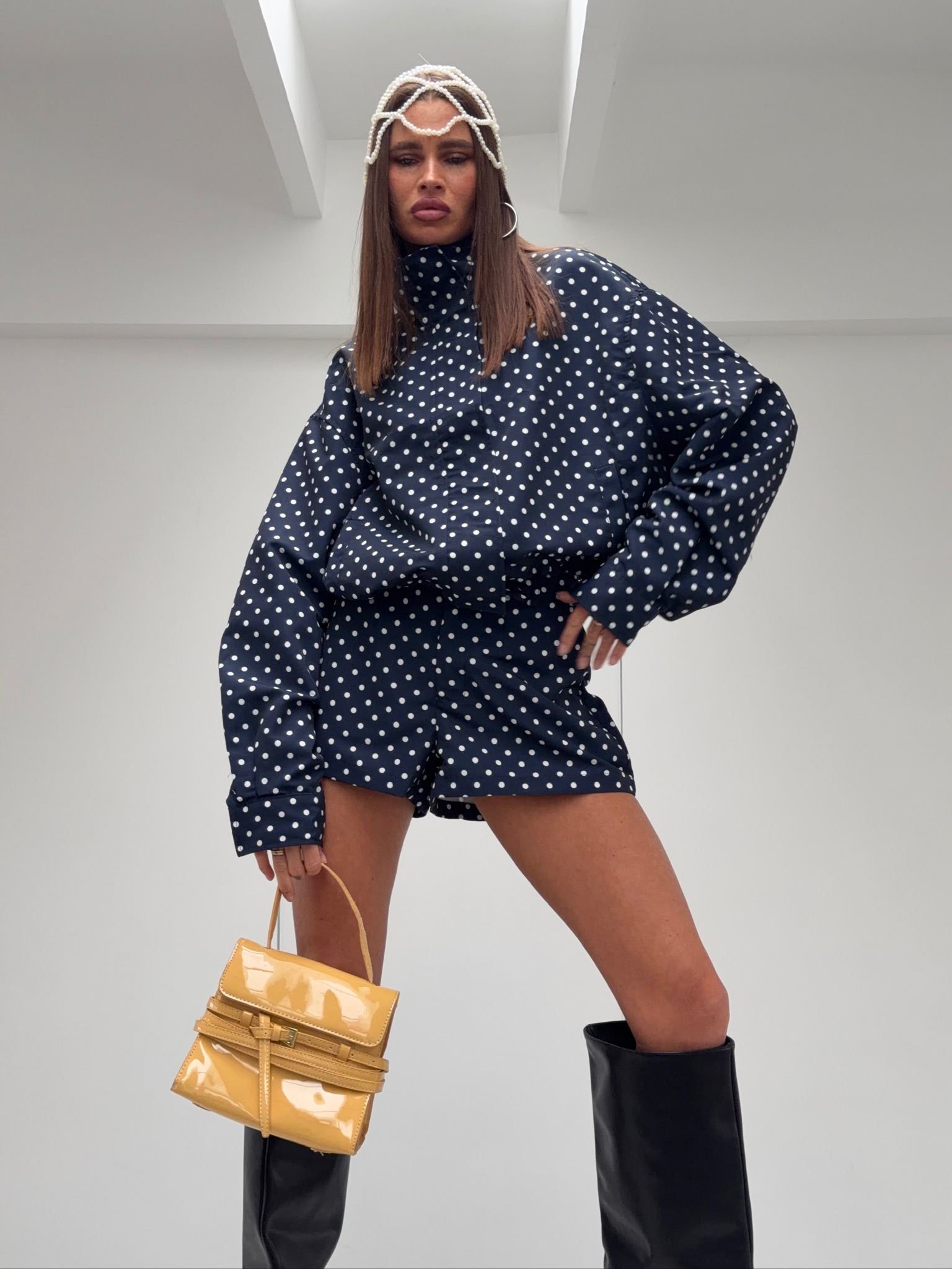 Ветровка в горох