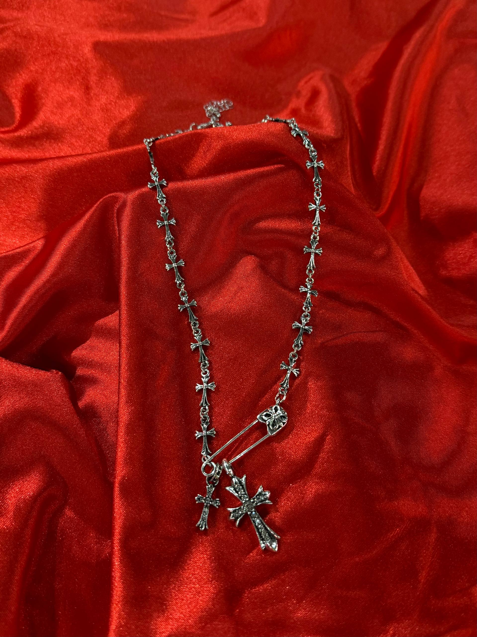 Цепь с крестом и булавкой 11877