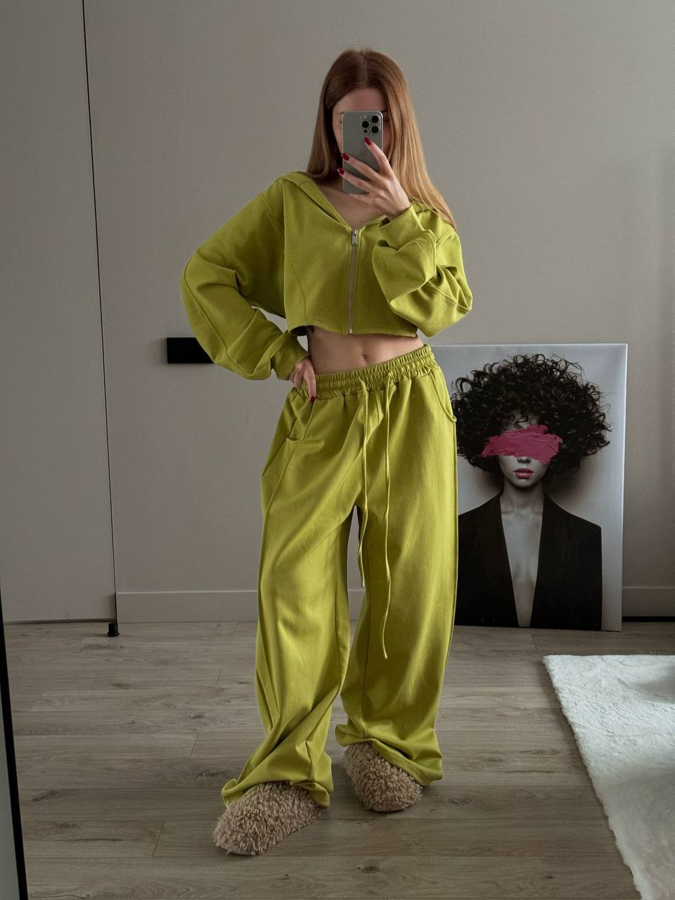 Толстовка укороченная