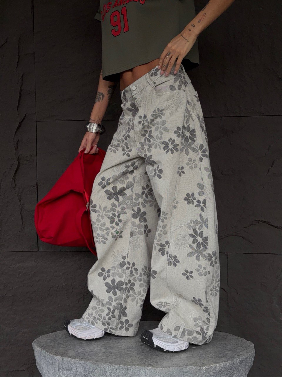 Джинсы бочки в цветок