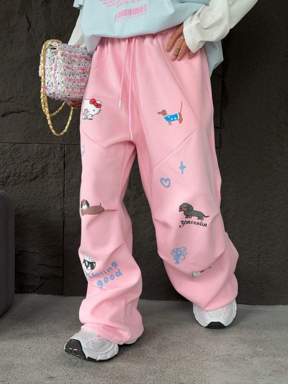 Штаны с нашивками