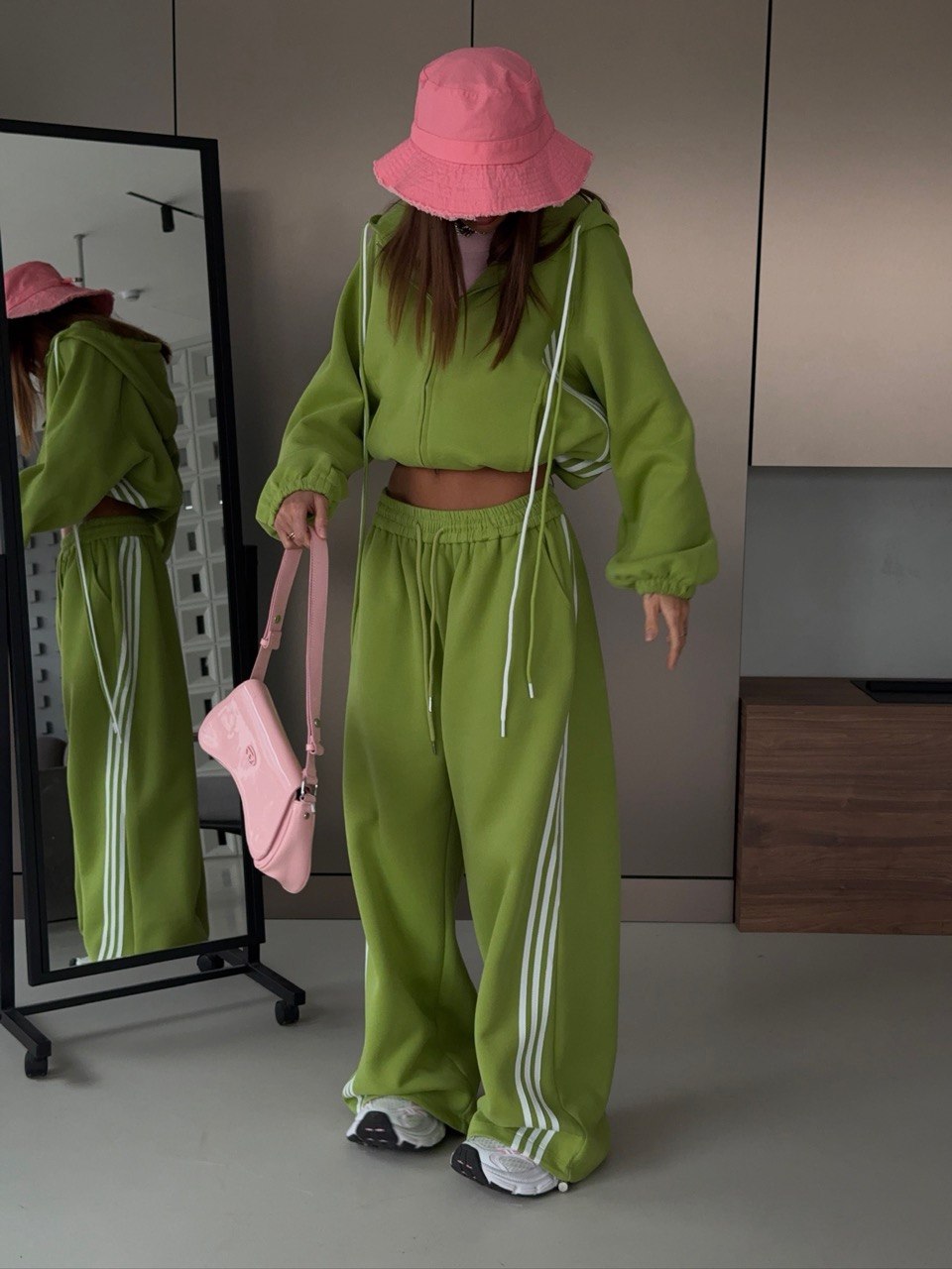 Штаны с лампасами