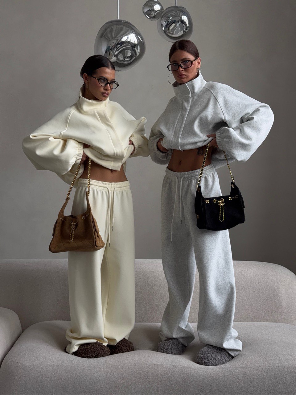 Толстовка с воротником-стойка