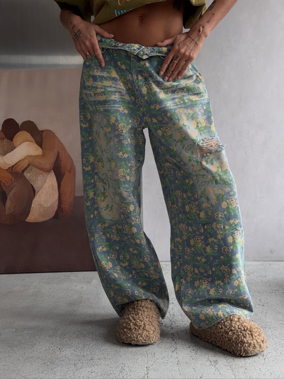 Джинсы в цветок