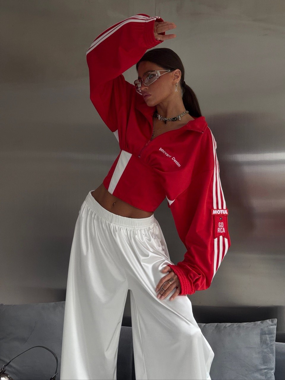 Ветровка с корсетной вставкой