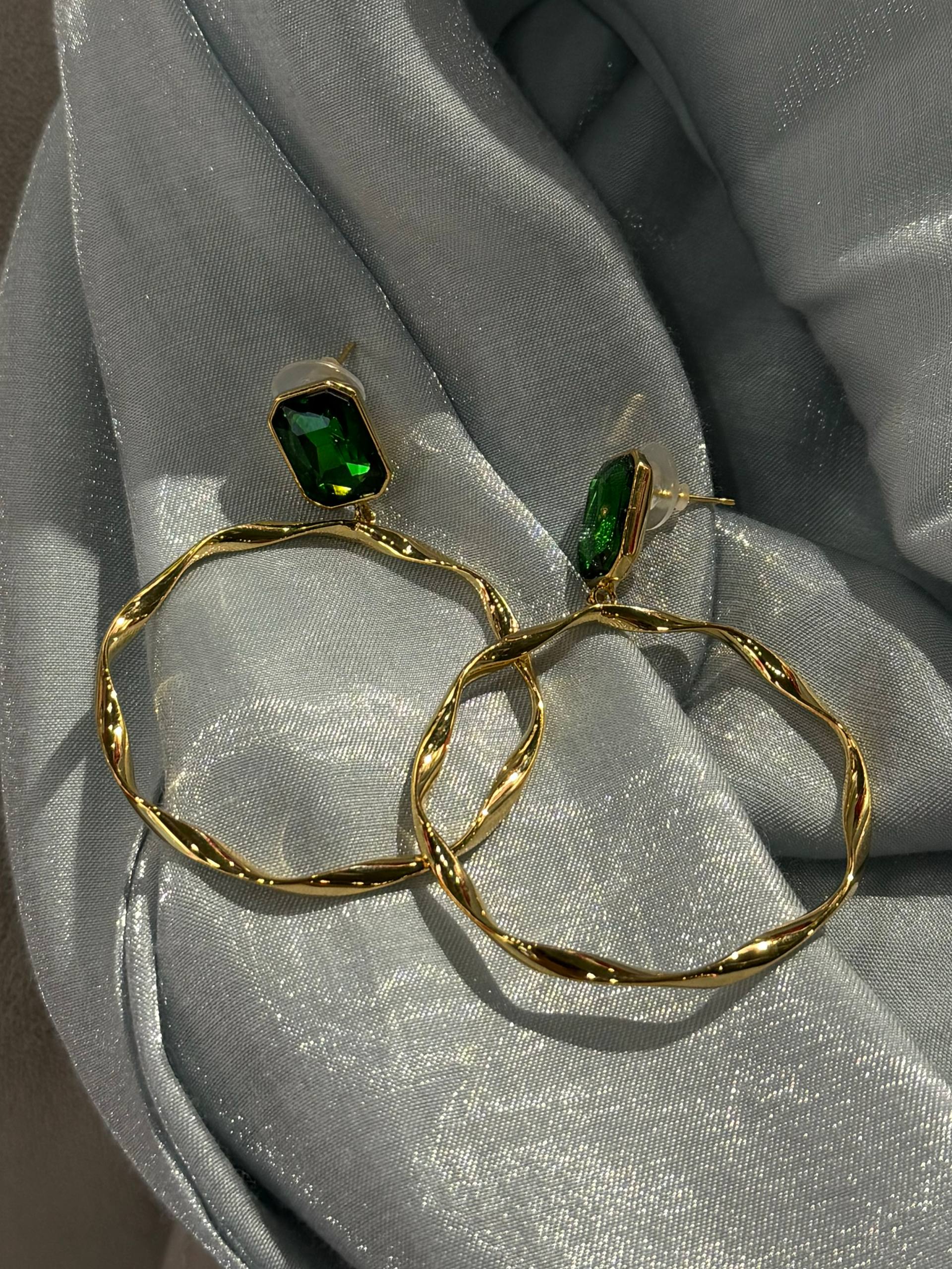 Серьги с камнем