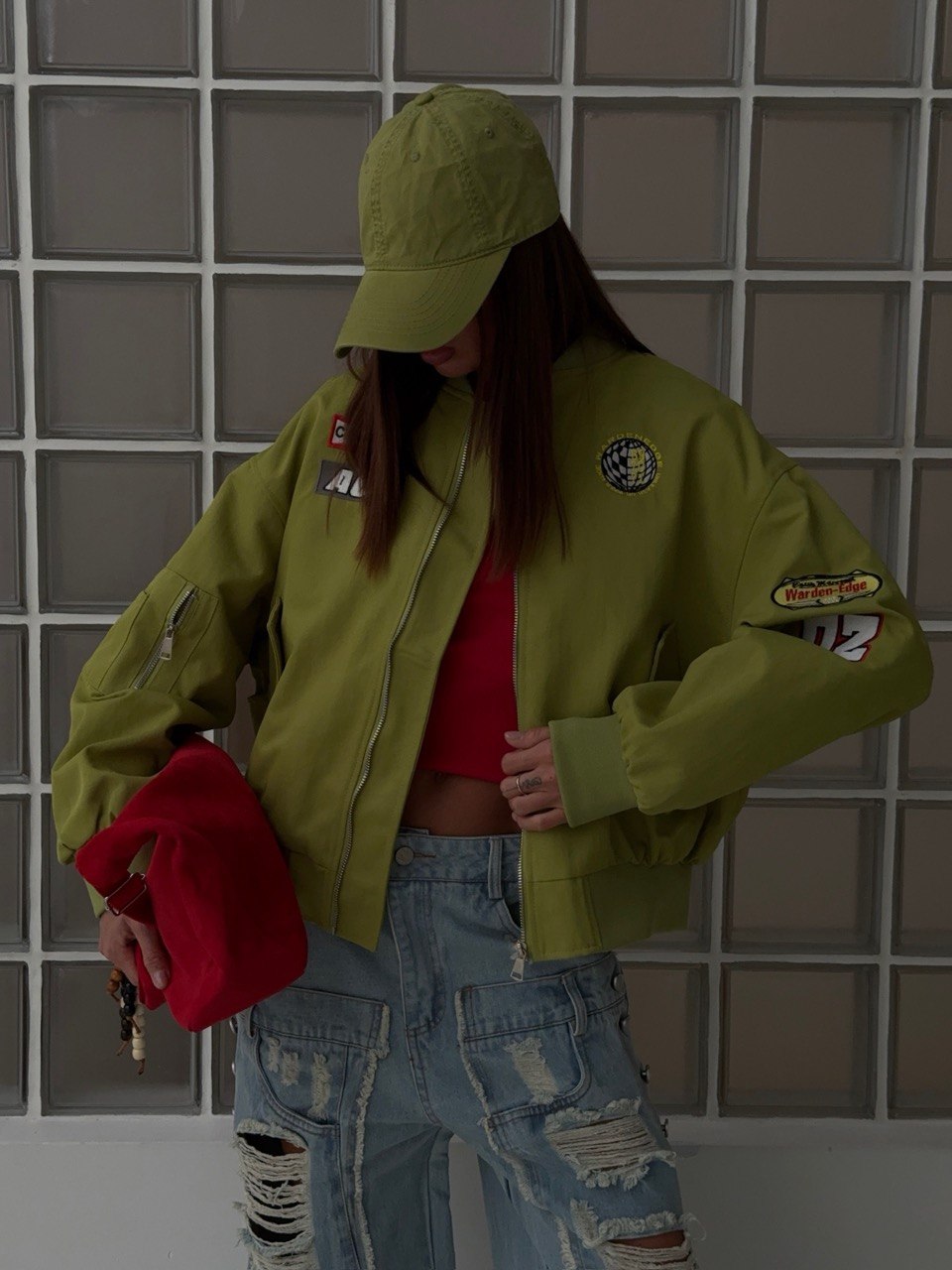 Бомбер с нашивками