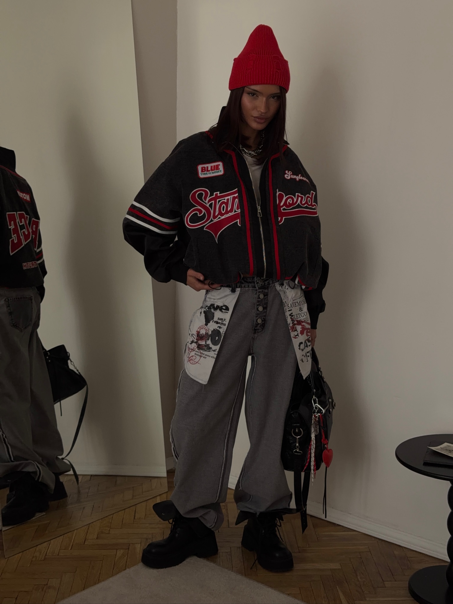 Джинсы с карманами