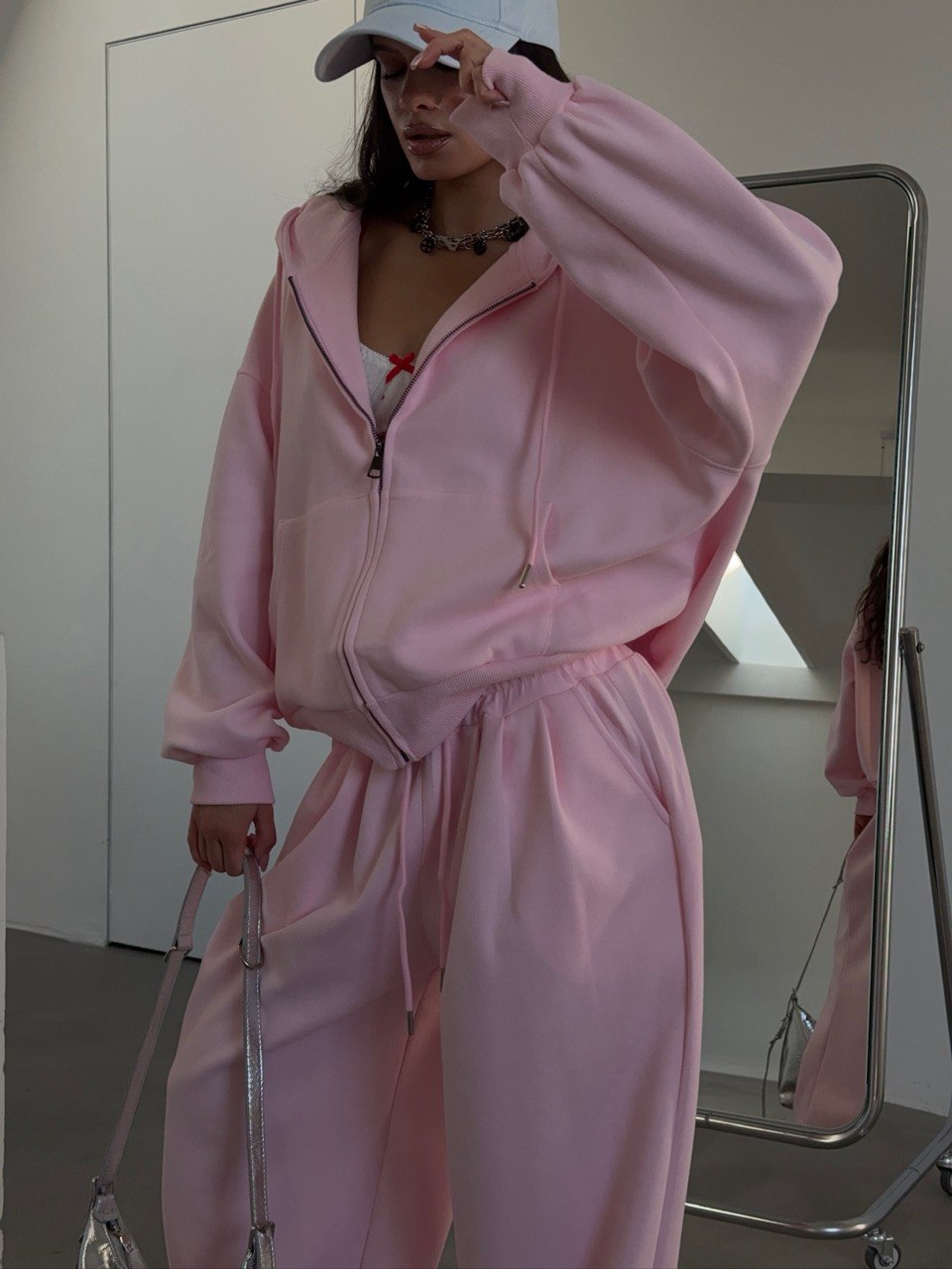 Оверсайз толстовка на молнии с чем носить этой осенью/зимой 2023. Магазин POPNSHOP