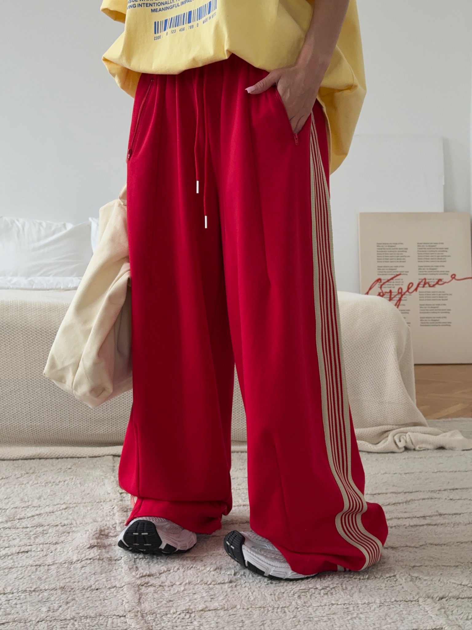 Штаны с лампасами