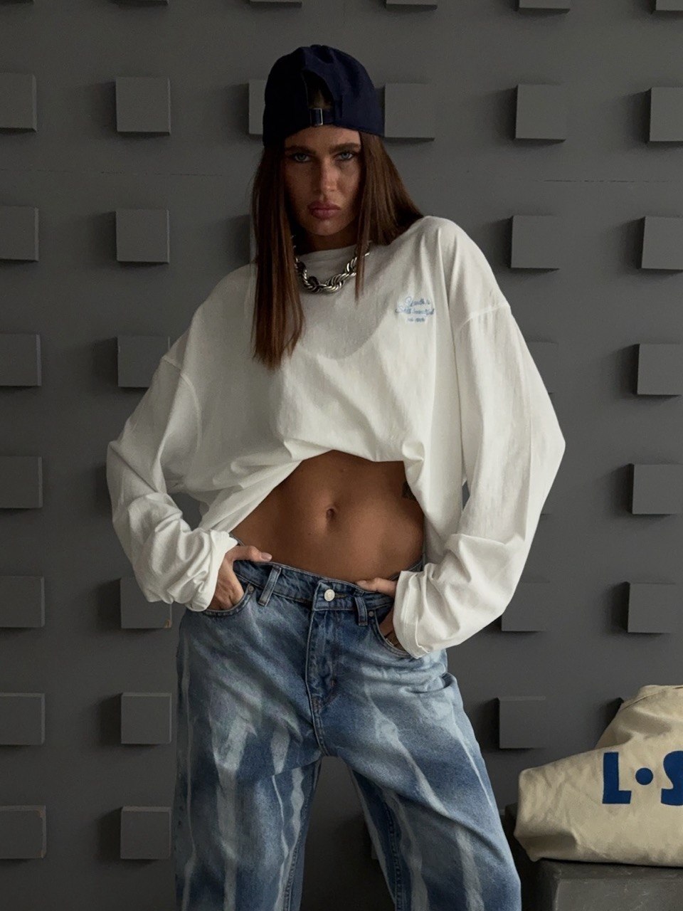 Лонгслив с нашивкой