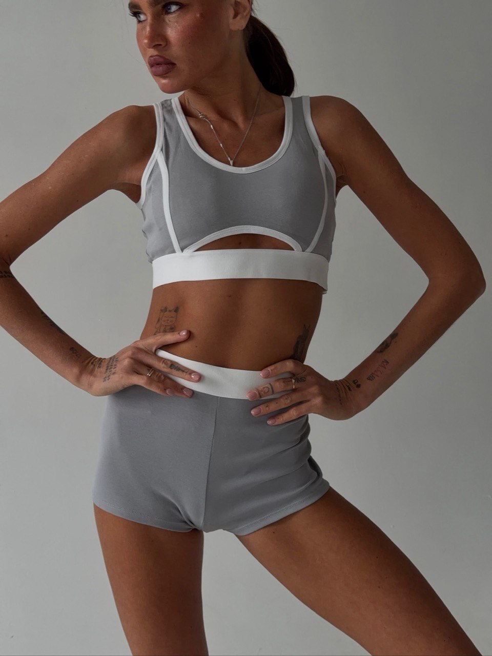 Топ спортивный с кантом