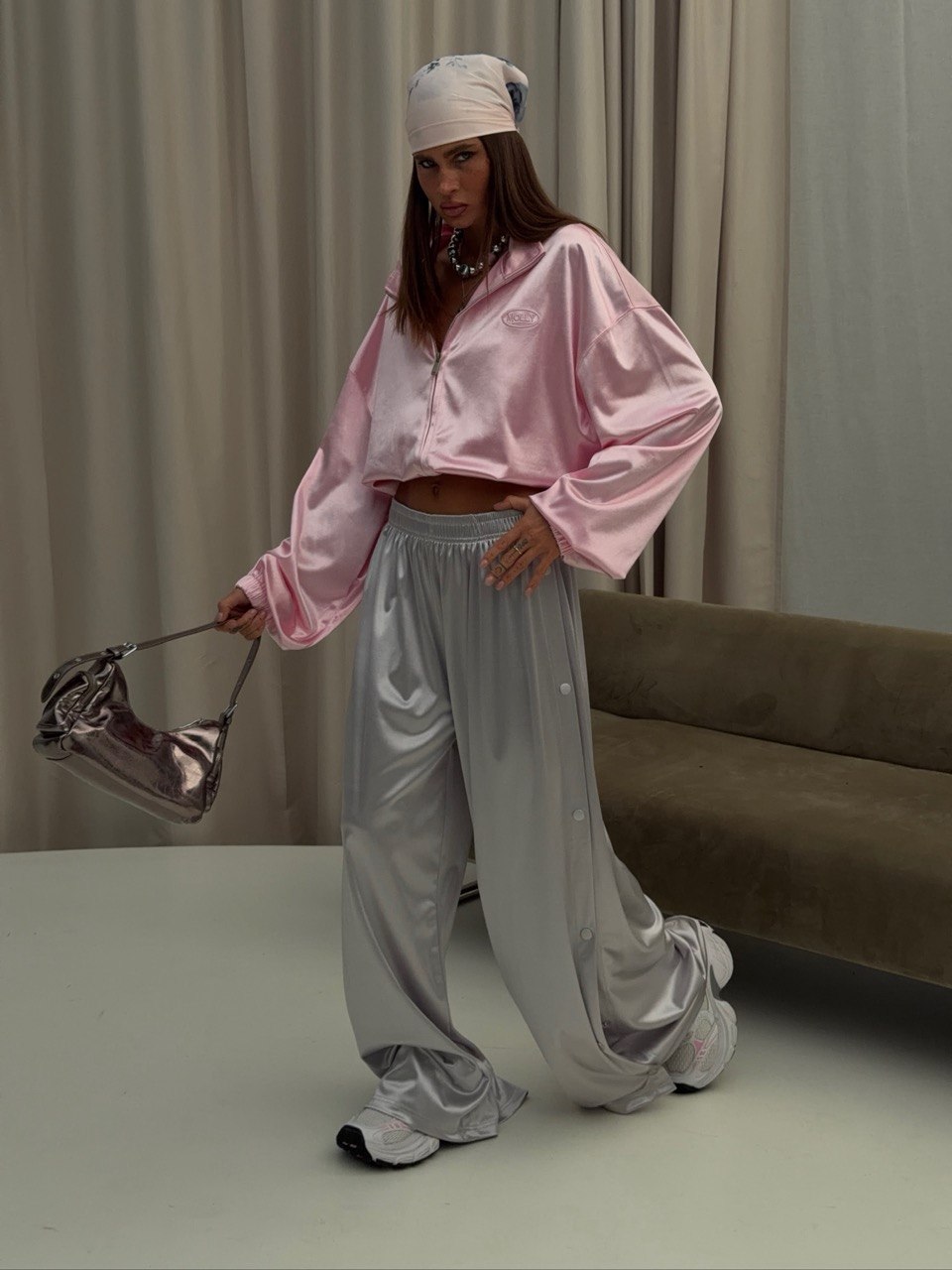 Штаны атласные на кнопках