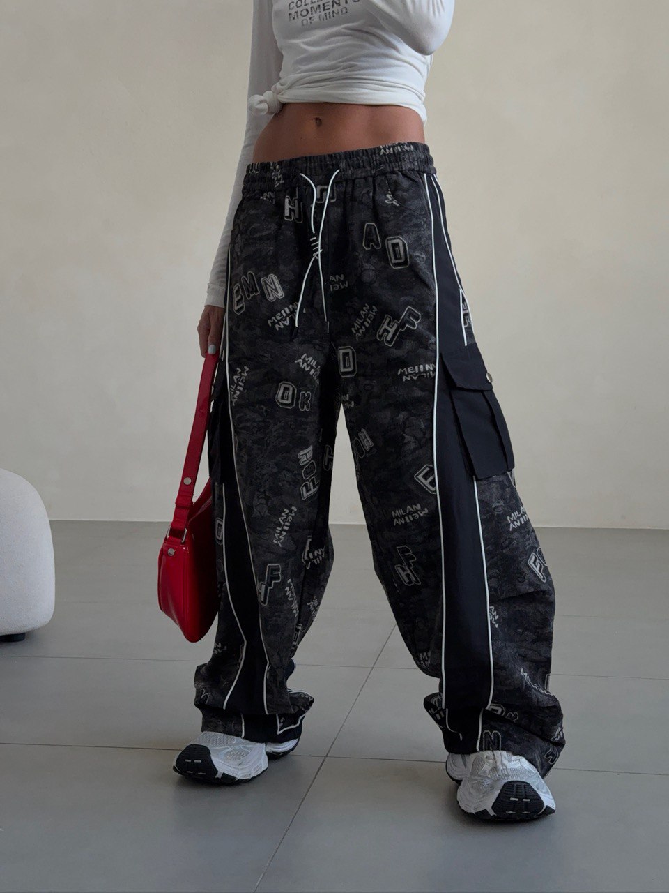 Джинсы с принтом