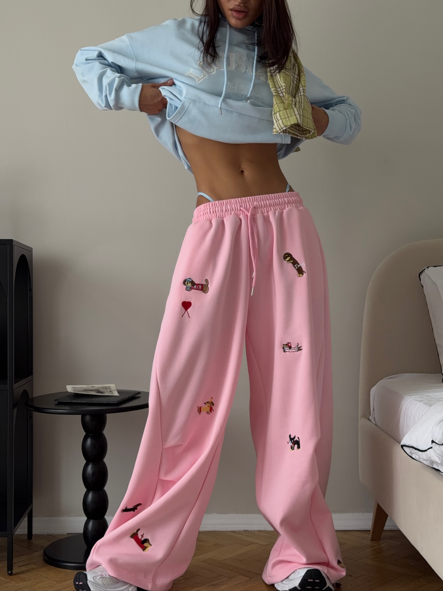 Штаны спортивные с нашивками