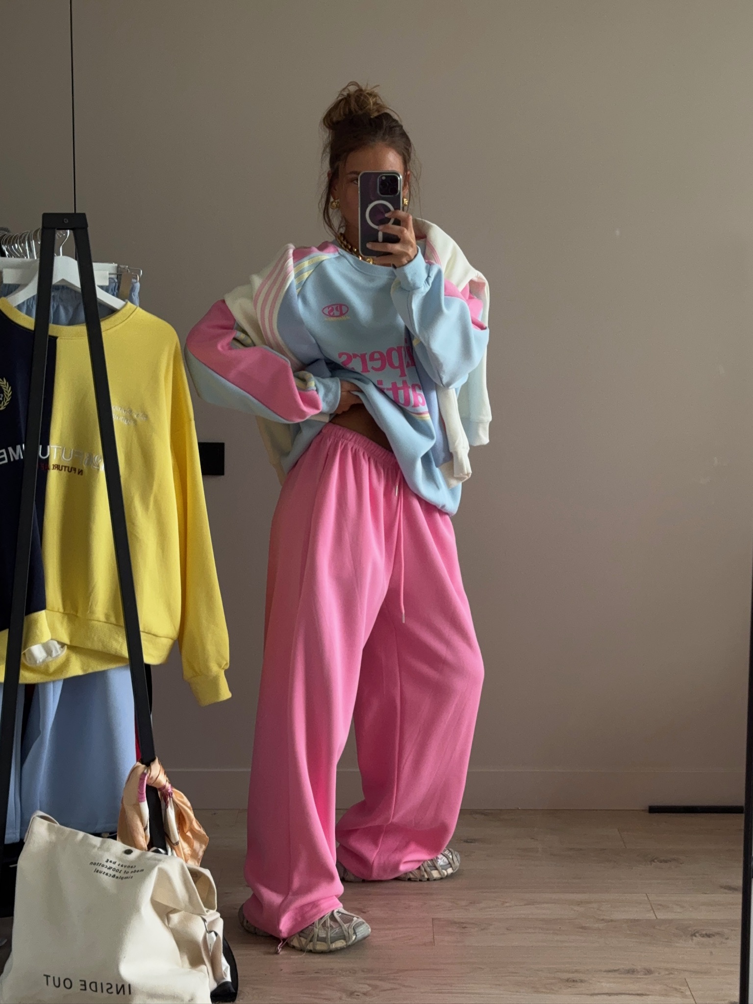 Оверсайз свитшот attire с чем носить этой осенью/зимой 2023. Магазин POPNSHOP
