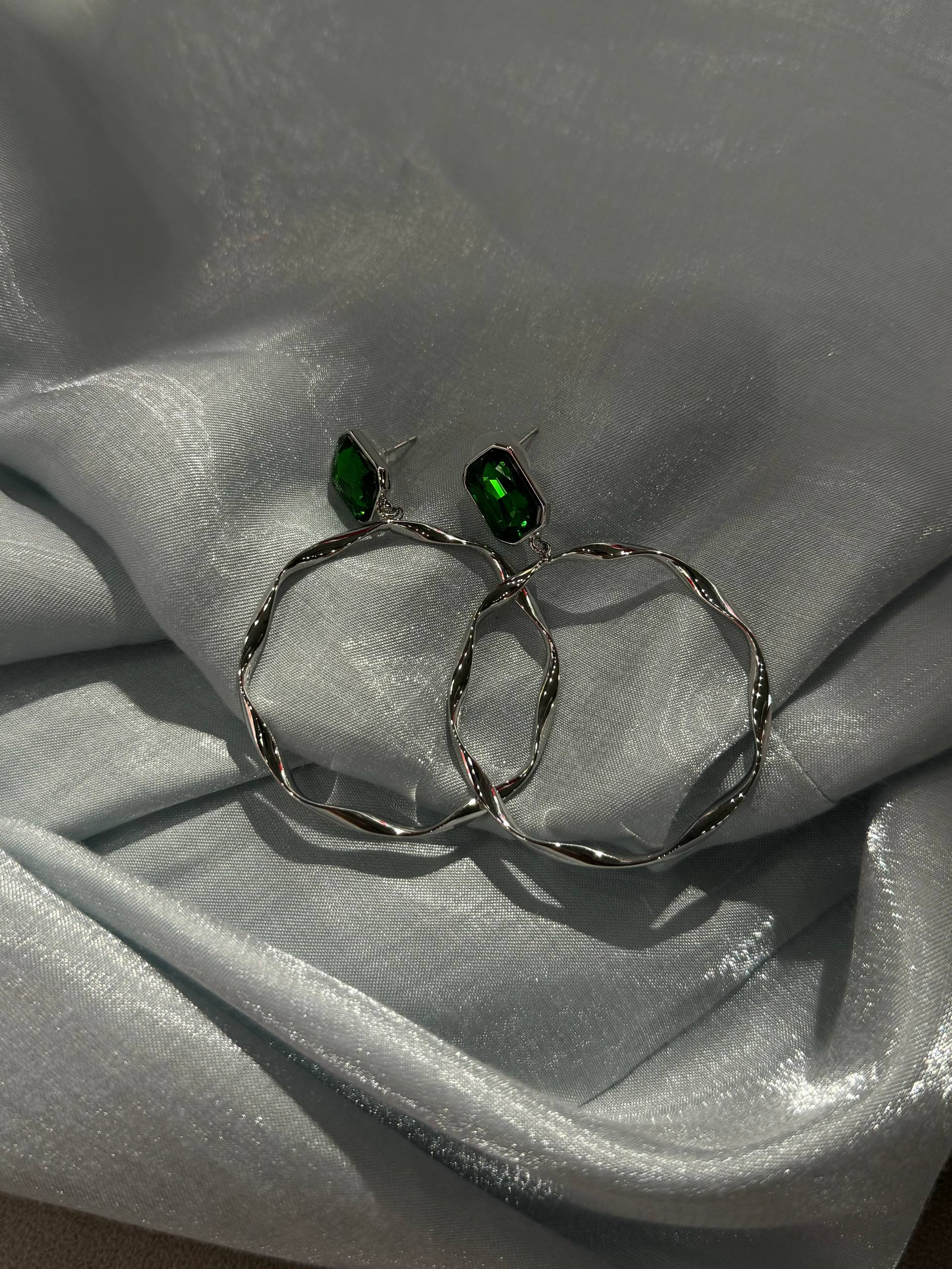 Серьги с камнем