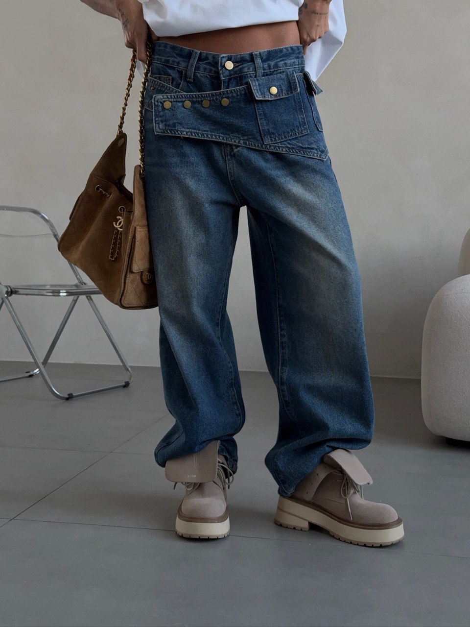 Джинсы с баской