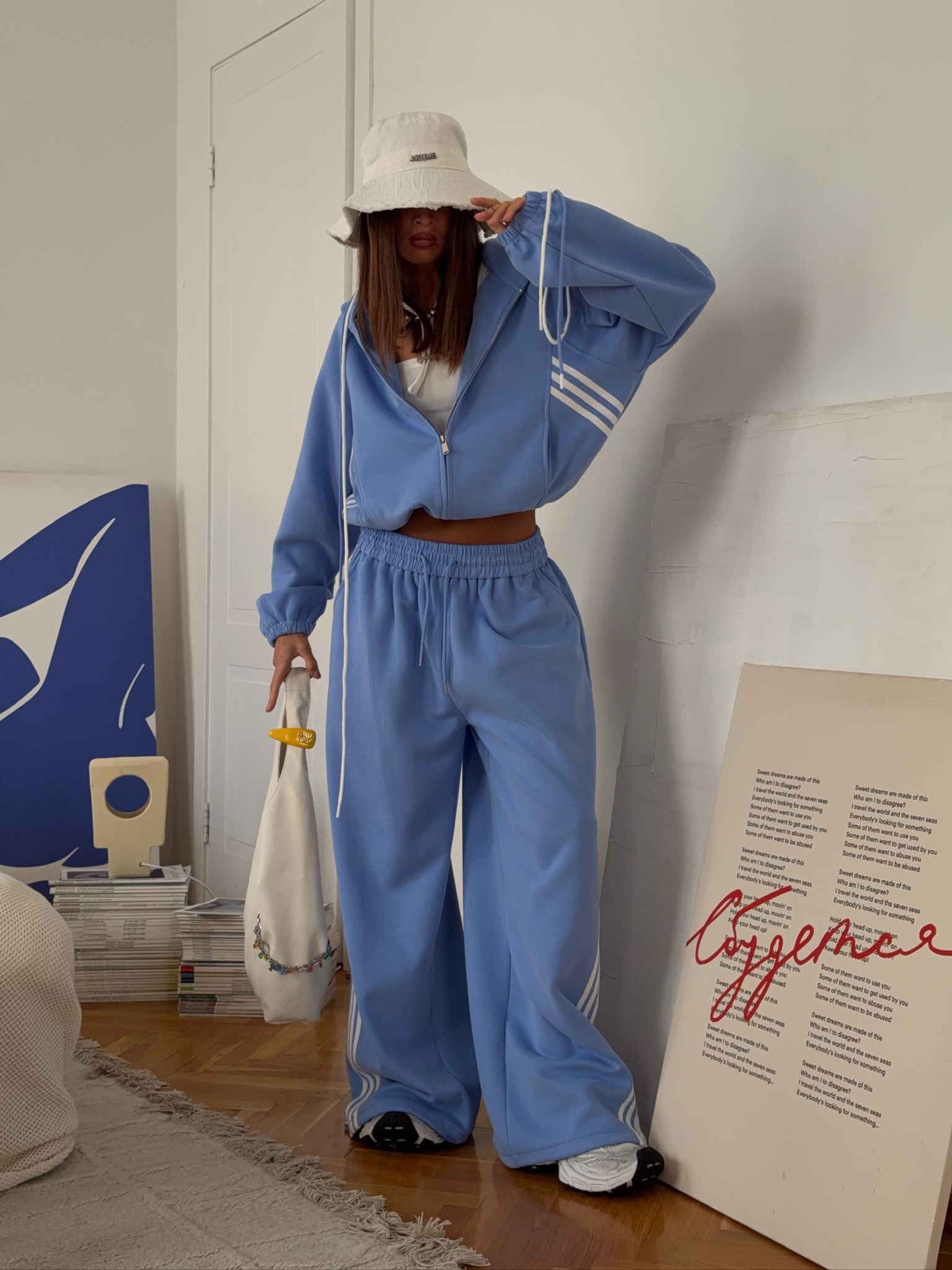 Штаны с лампасами