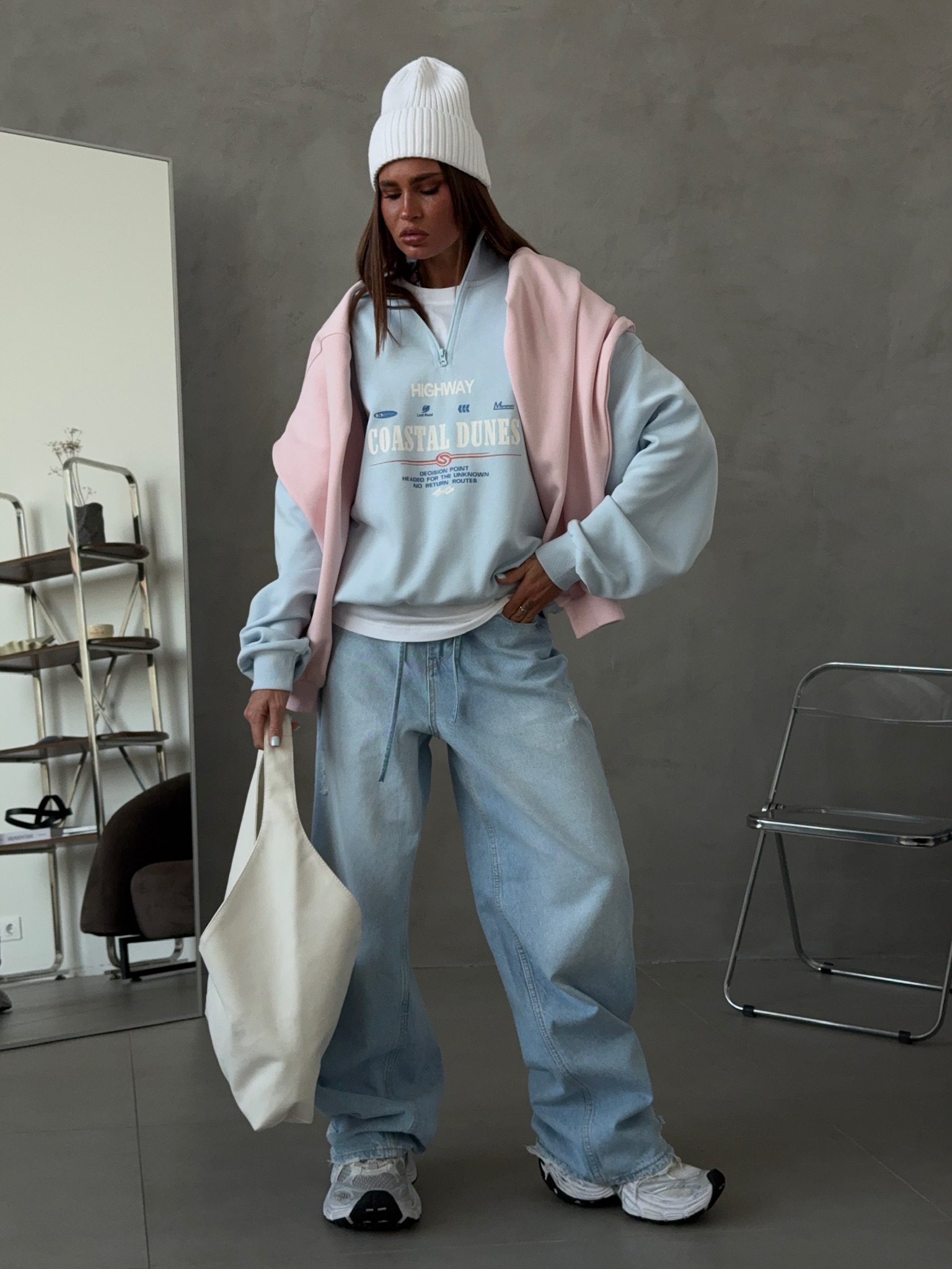 Джинсы со шнурком