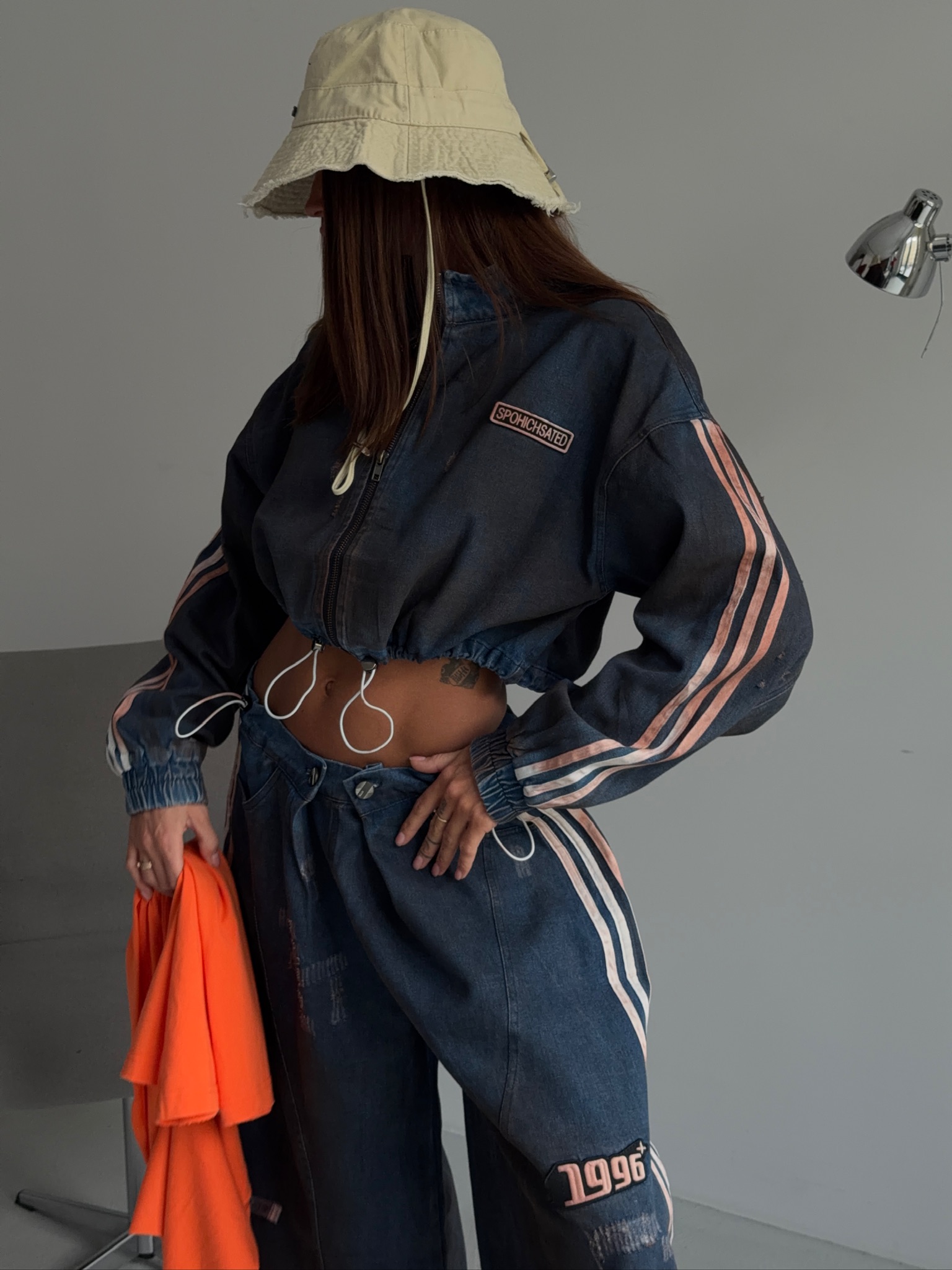 Бомбер с лампасами