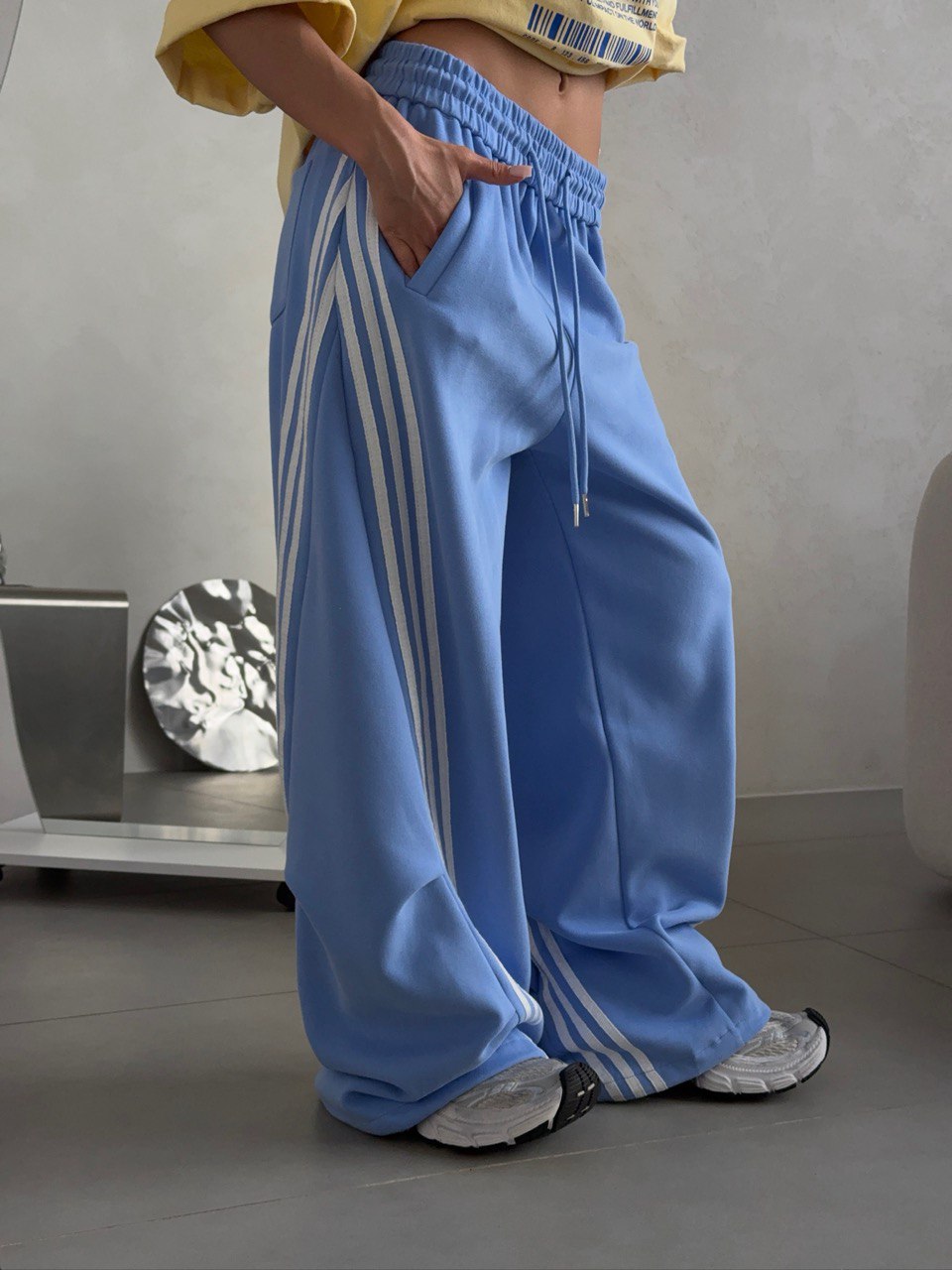 Штаны с лампасами