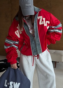 Куртка с надписями